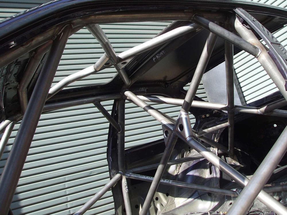 BMW E36 2dr Step 2 International Multipoint T45 roll cage kit. FIA Certificated