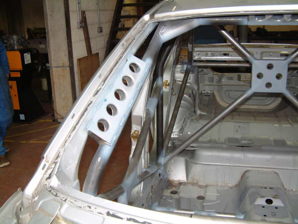 FORD Mondeo MK2 Multipoint T45 roll cage kit