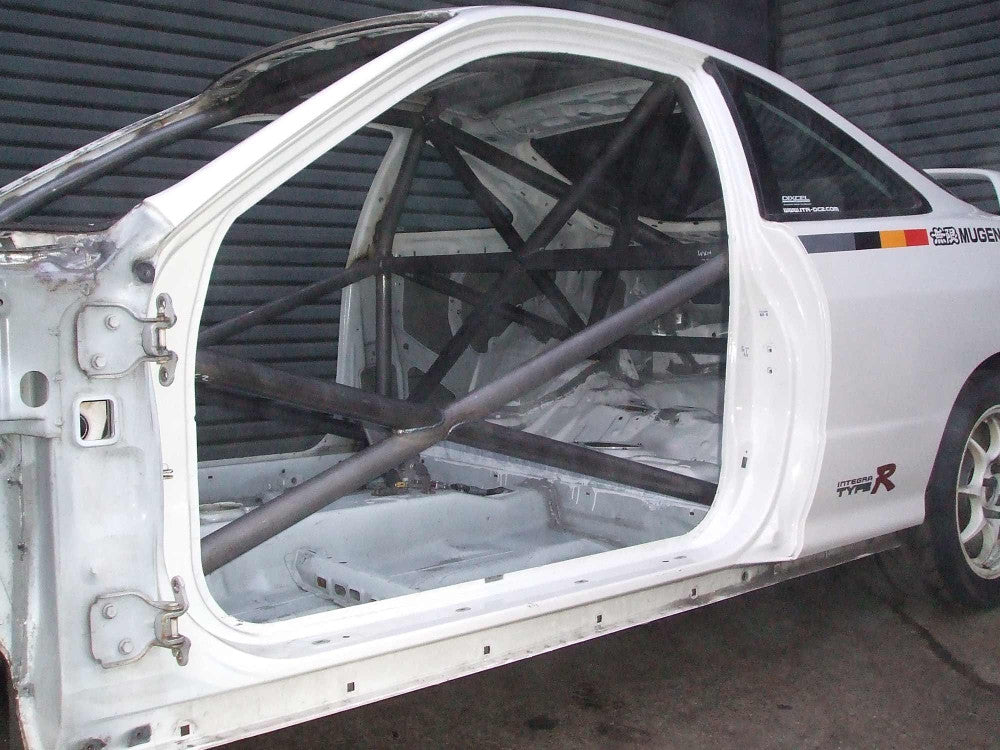 HONDA Integra 'R' DC2 International Multipoint T45 roll cage kit. FIA Certificated