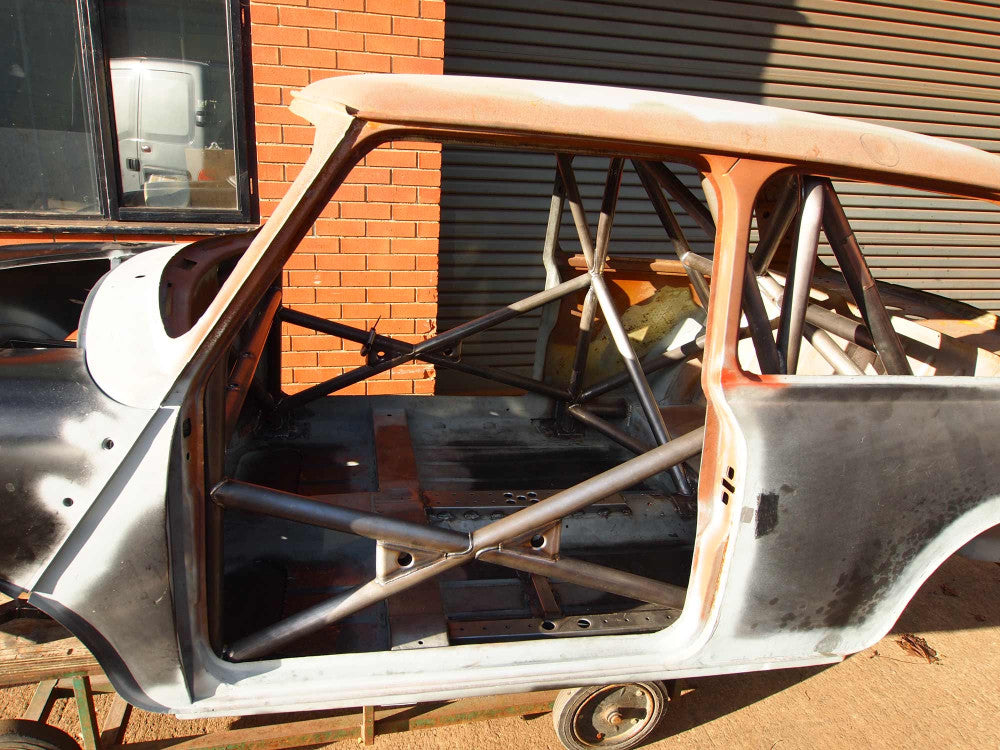 MINI Miglia / Seven International Multi Point T45 roll cage kit. Certifié FIA