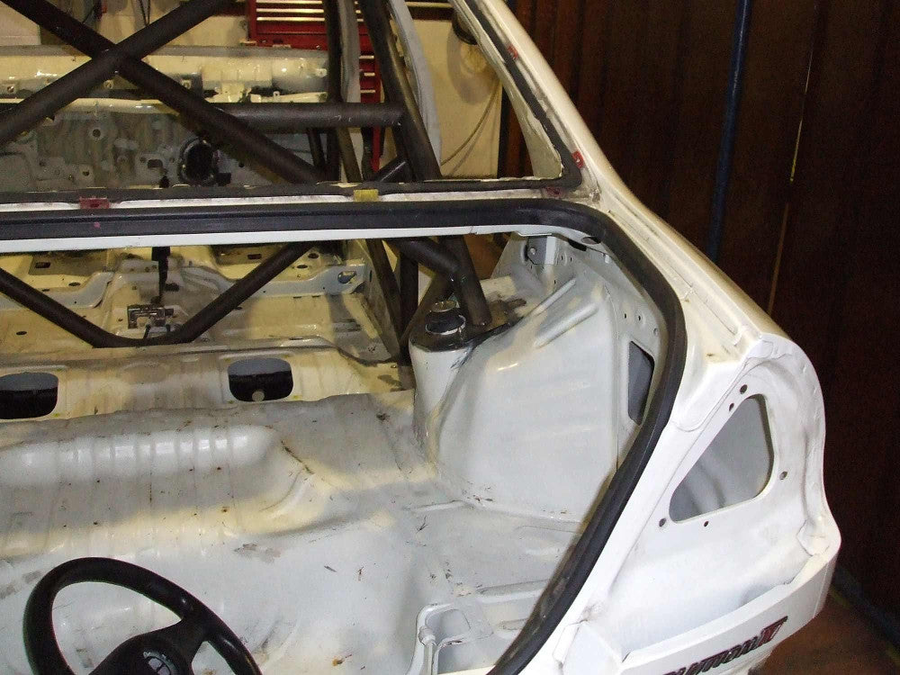 MITSUBISHI Lancer EVO 4 International Multipoint T45 roll cage kit. FIA Certificated