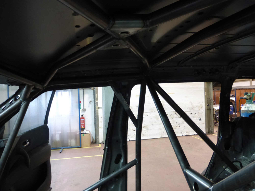 NISSAN Patrol Y62 International Multipoint T45 roll cage kit. FIA Certificated