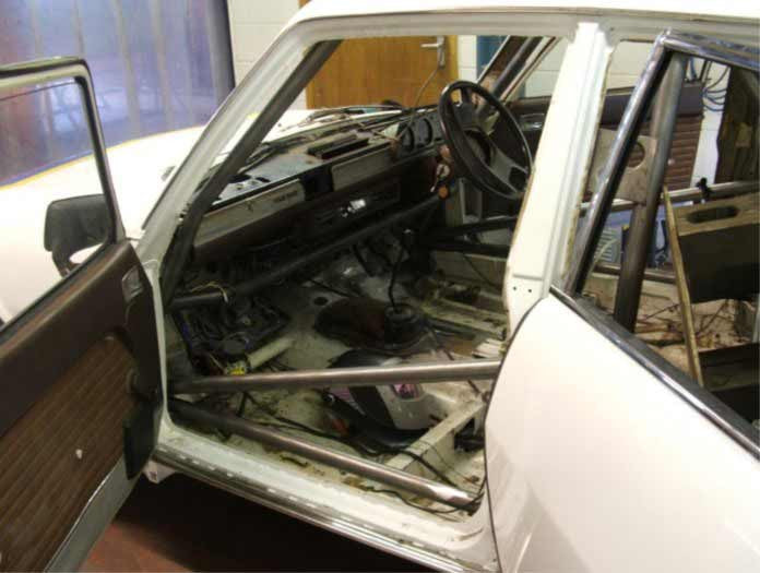 PEUGEOT 504 Multipoint CDS roll cage kit