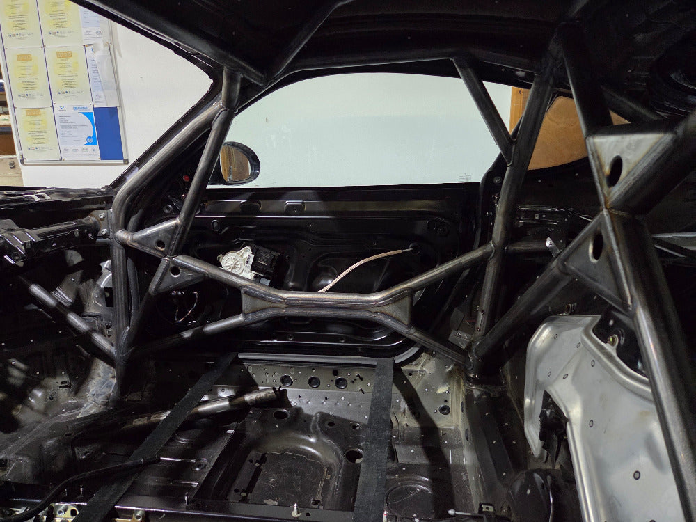 PORSCHE Cayman Multipoint T45 roll cage kit