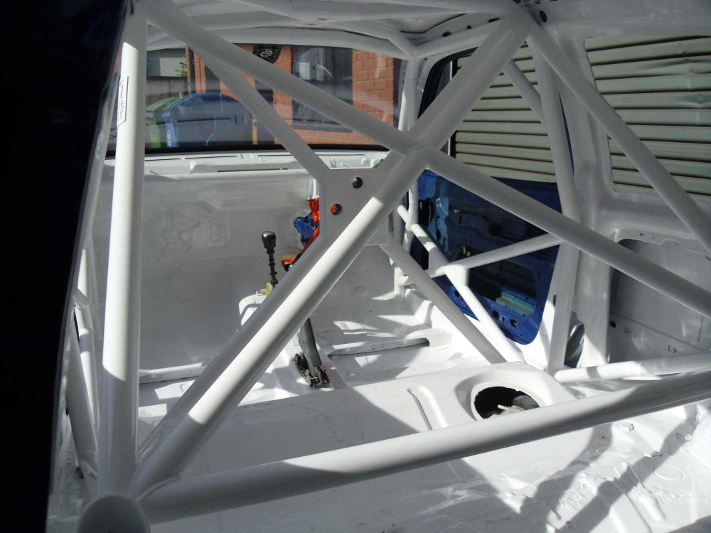 RENAULT Clio MK2 International Multipoint T45 roll cage kit. FIA Certificated