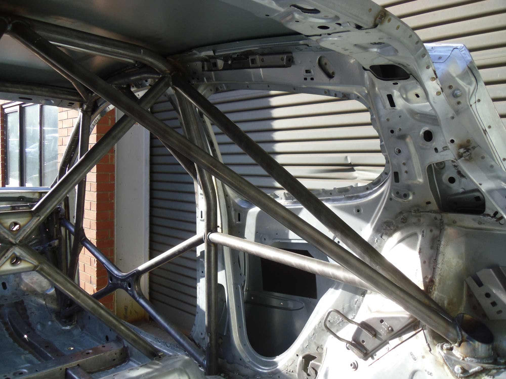 RENAULT Clio MK3 International Multipoint T45 roll cage kit. FIA/MSUK Certificated
